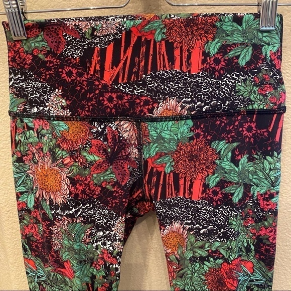 LULULEMON Zen Garden Floral Cropped Pants Size 6 - Picture 3 of 6